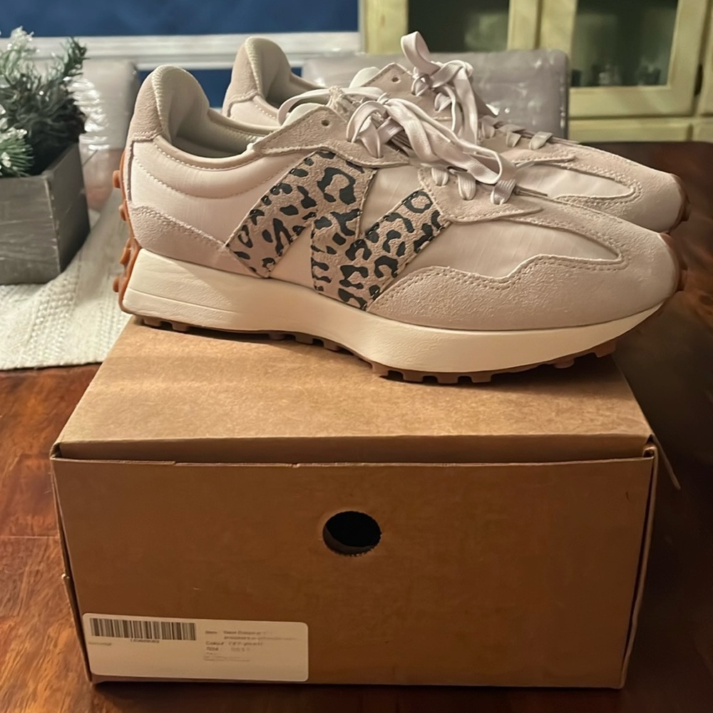 NIB - New Balance 327 Leopard